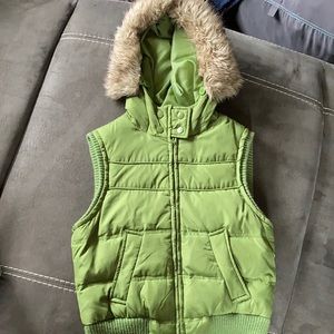 Women’s puffer vest w/fur hood